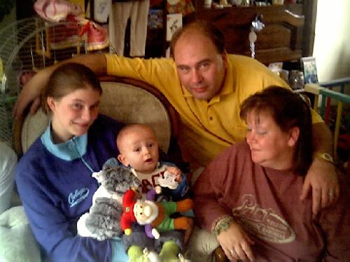 ik met mijn oom en mijn tante elly en mijn neefje jari
