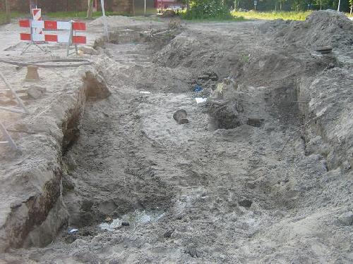 Het erge is nog wel, dat de waterleidingen ook nog eens worden gemolt.