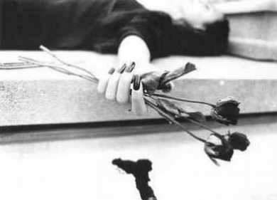 Love is suicide </3