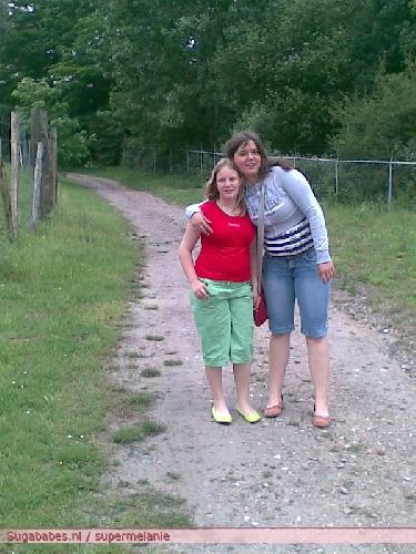 mijn nichtje links en ik rechts:d