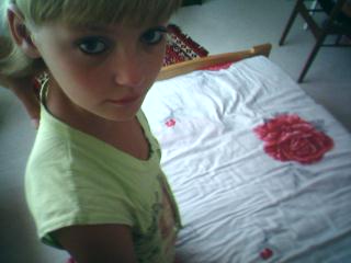 Ik en het bed van me zus. =P